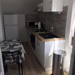 joli-studio-21-m2-avec-parking-priv.hotels-rhonealpes.com/